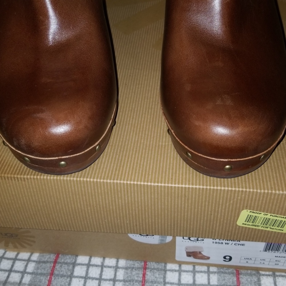Boot - Picture 2 of 7